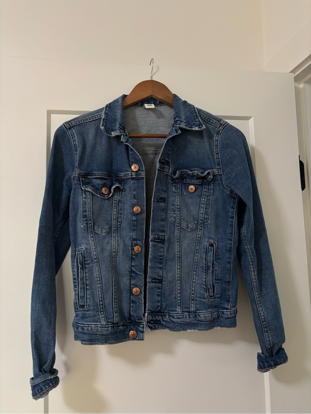 Old Navy Medium Blue Denim Jacket - Women's